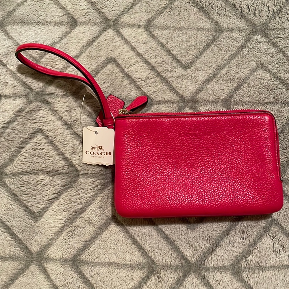 Double zipper wristlet